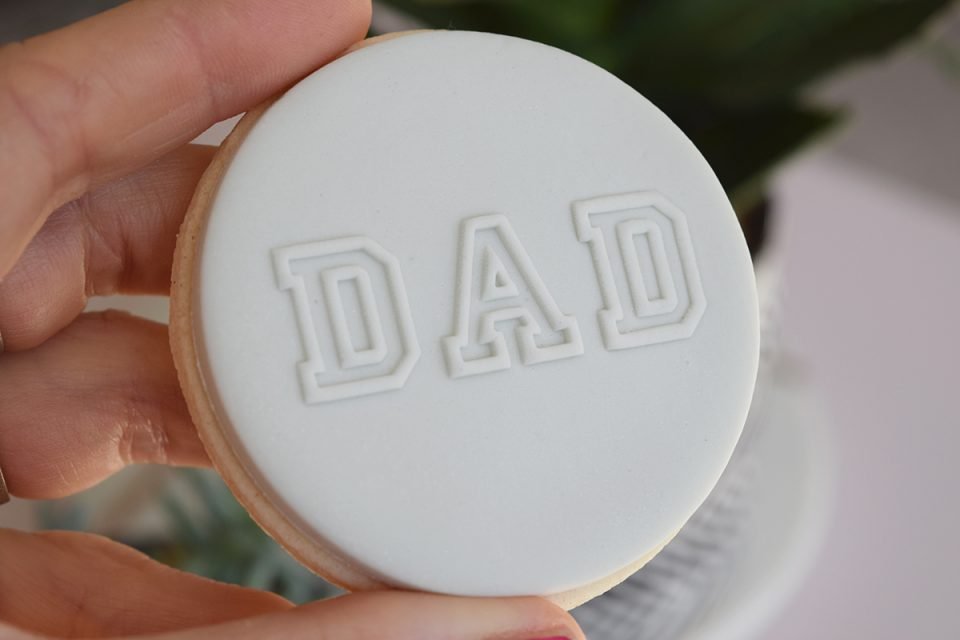 Fine bold 'DAD' embosser - Image 4