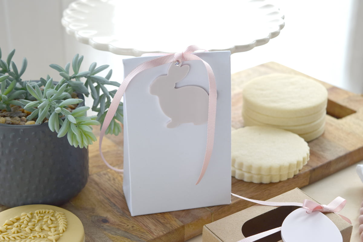 Bunny shaped gift tag